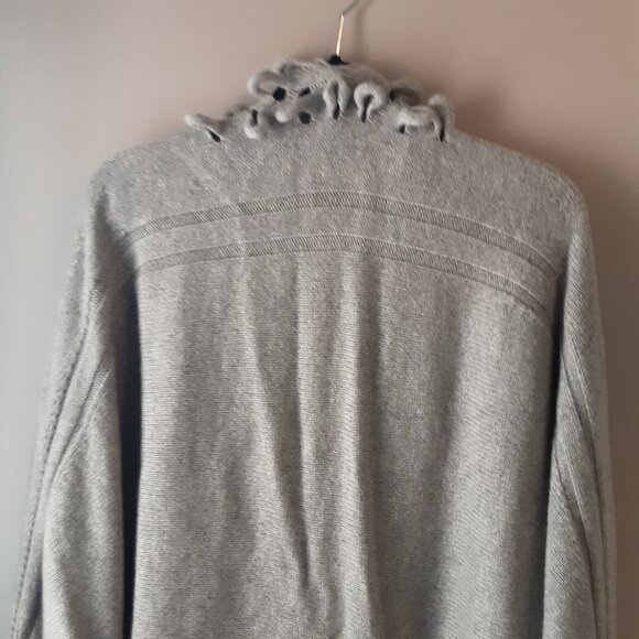 Gorgeous Made in Italy Tabaroni Grey Cashmere Shawl Shrug Sweater Size Med-Large - Picture 8 of 14